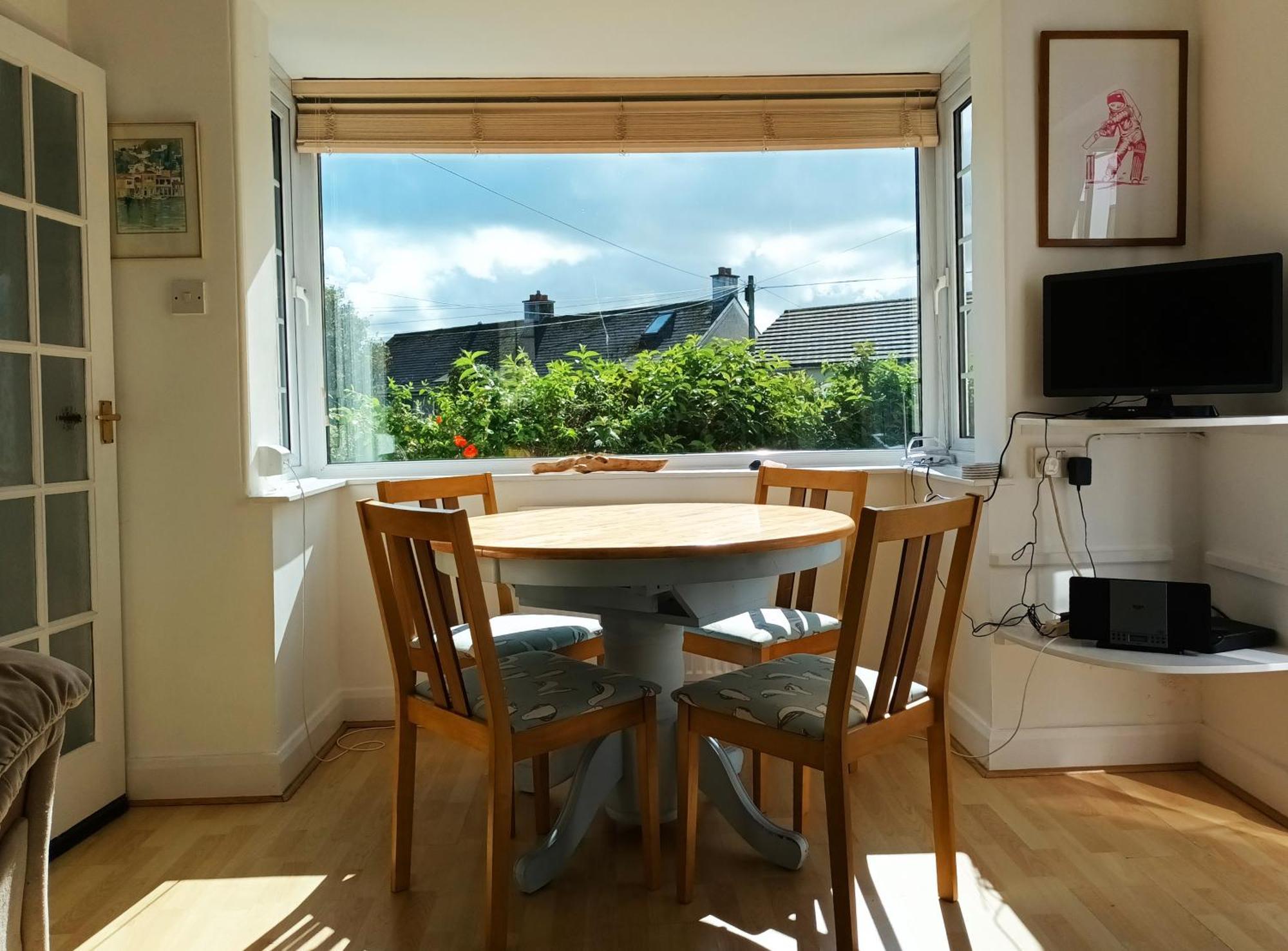 Sunrise! ~ 2 Bedrooms, Garden, Parking, Sea Views St Ives Buitenkant foto